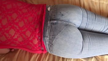 Jouer J'apprécie les culs de ma femme, de sa sœur et de notre femme de chambre en leur donnant ma bite et en leur donnant du mal, ils me demandent seulement de les remplir de lait