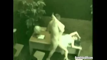 play ডেস্ক জুড়ে অফিস বেশ্যা fucked