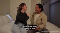 play O fată albă curbată îi învață pe un negru latino ceva sau două despre cocosele mari
