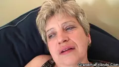 Reproducir La abuela no puede tener suficiente: digitación y trío en medias