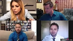 চালান কামুক স্বর্ণকেশী MILF ব্রুকলিন চেজ কর্মক্ষেত্রে বাষ্পযুক্ত ওয়েবক্যাম সেশনে বিশাল মাই এবং বড় গাধা দেখায়