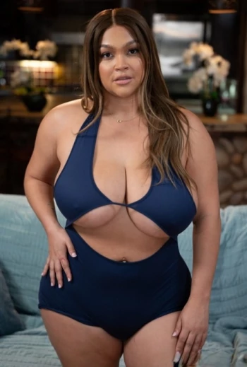 Pornostar Ashlyn Peaks