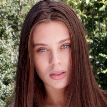 अभिनेता Lana Rhoades