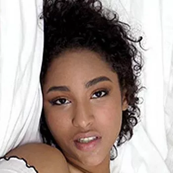 Pornostar Brixley Benz