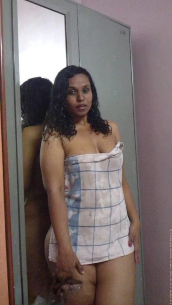 अभिनेता Horny Lily